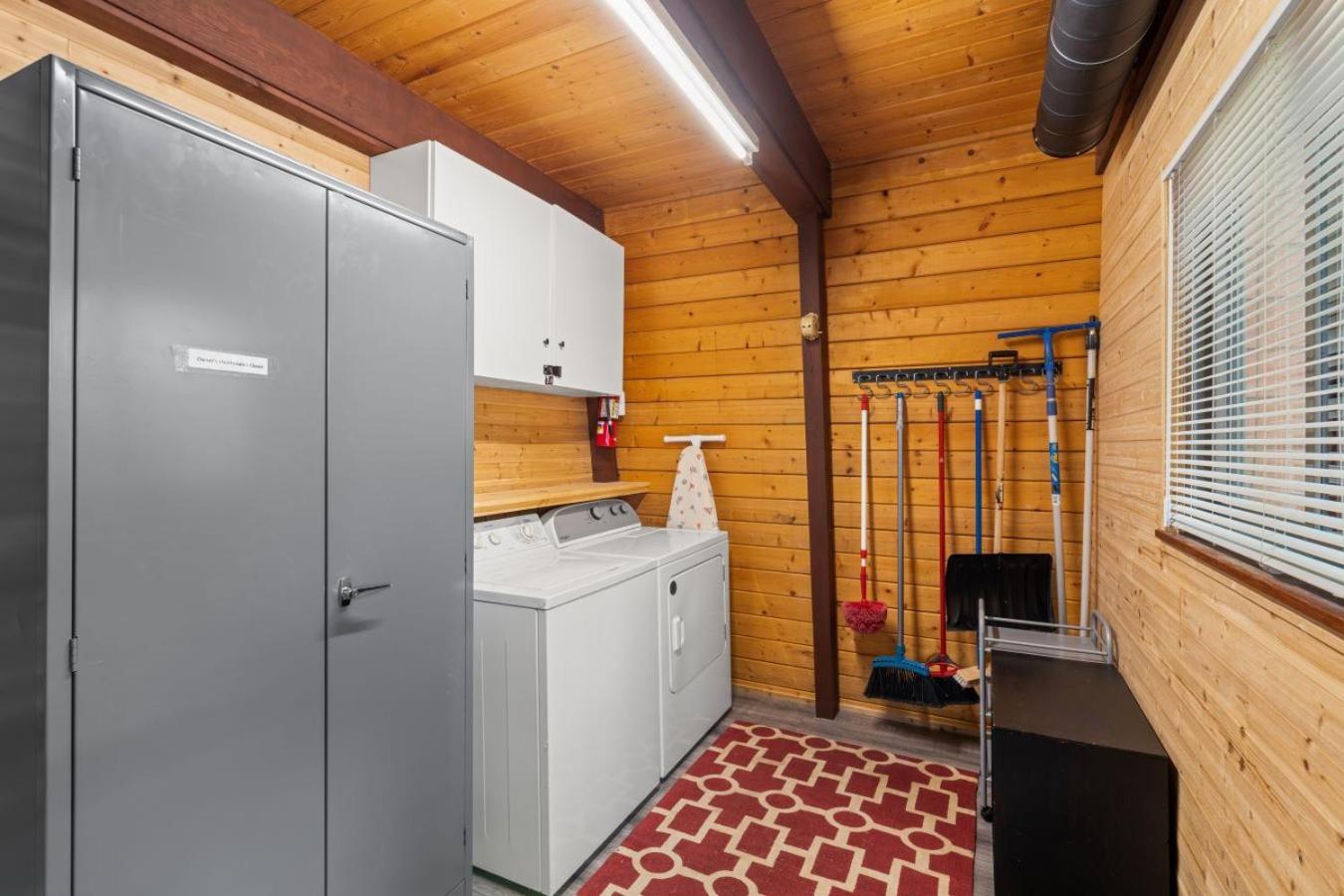 Treetops Chalet - 3Bd/2Bt Boutique Cabin W/Mt Leconte Views In แกตลิงเบิร์ก ภายนอก รูปภาพ
